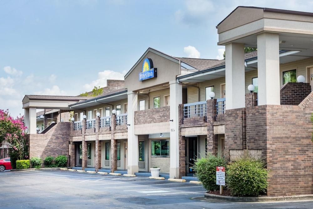 Days Inn By Wyndham Raleigh Glenwood-Crabtree Exterior foto