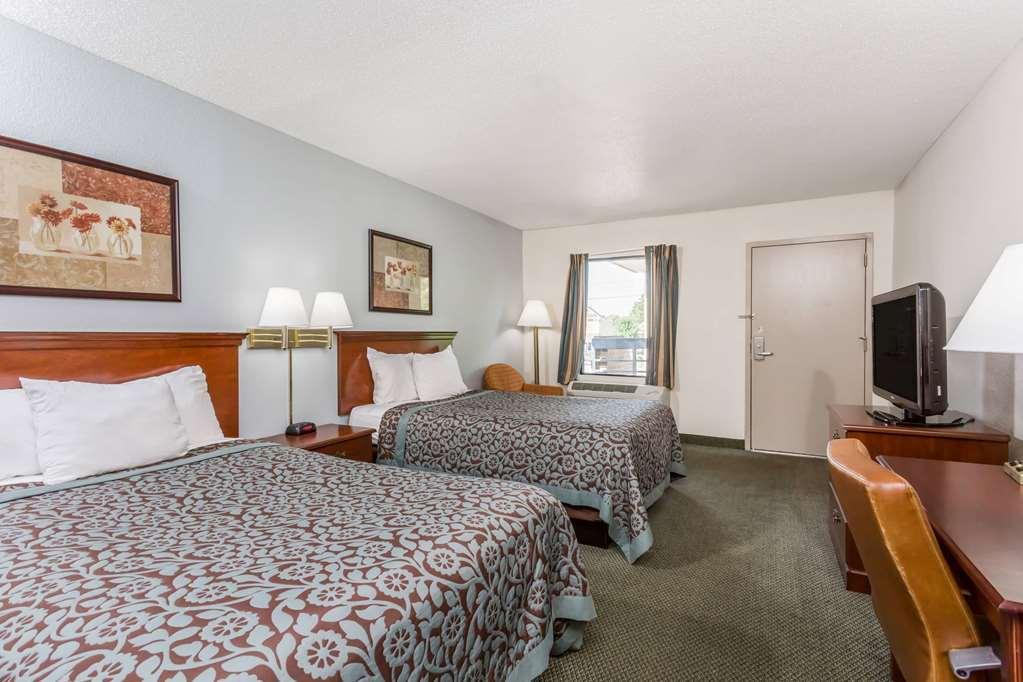 Days Inn By Wyndham Raleigh Glenwood-Crabtree Zimmer foto