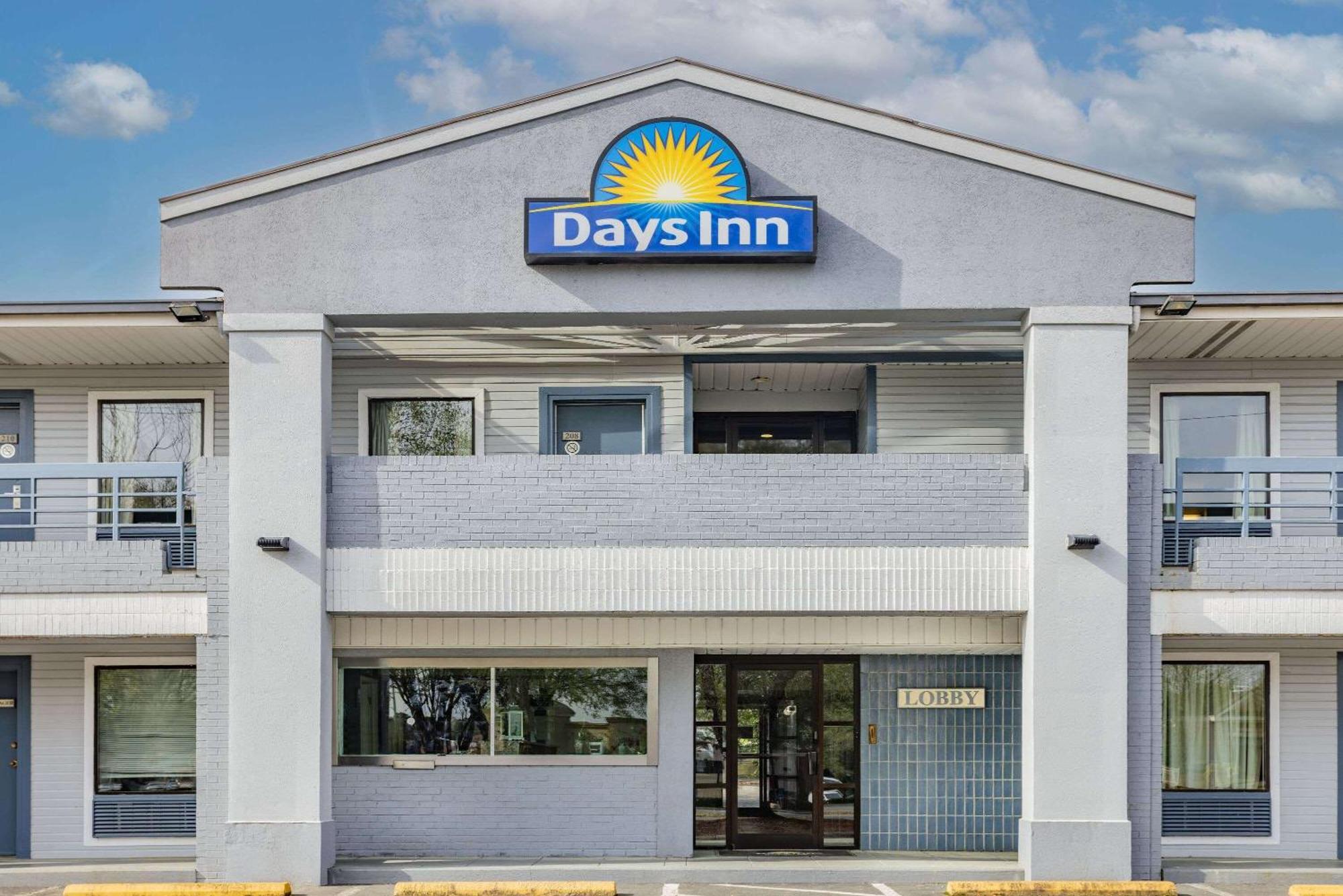 Days Inn By Wyndham Raleigh Glenwood-Crabtree Exterior foto