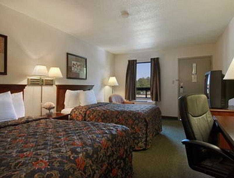 Days Inn By Wyndham Raleigh Glenwood-Crabtree Zimmer foto
