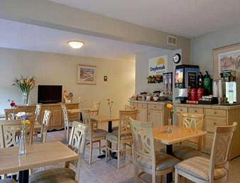 Days Inn By Wyndham Raleigh Glenwood-Crabtree Restaurant foto